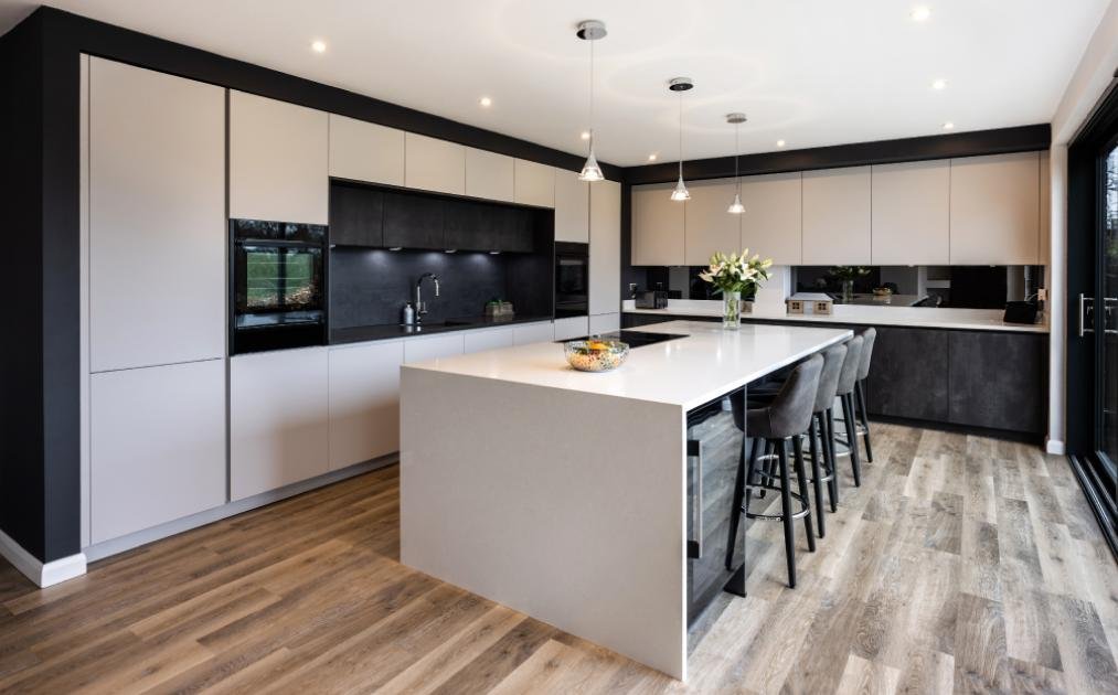 Sleek Contemporary Kitchen